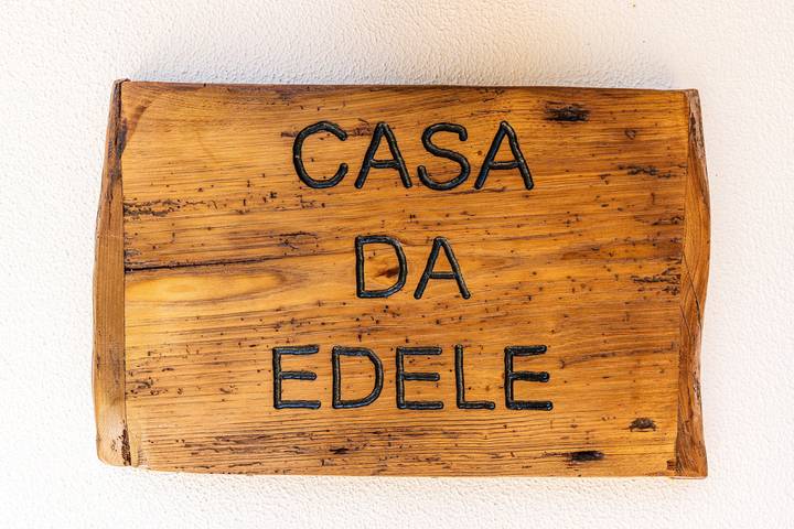 Holiday Home 'Edele's House' with Mountain View, Private Terrace and Wi-Fi in Pináculo, Tabua