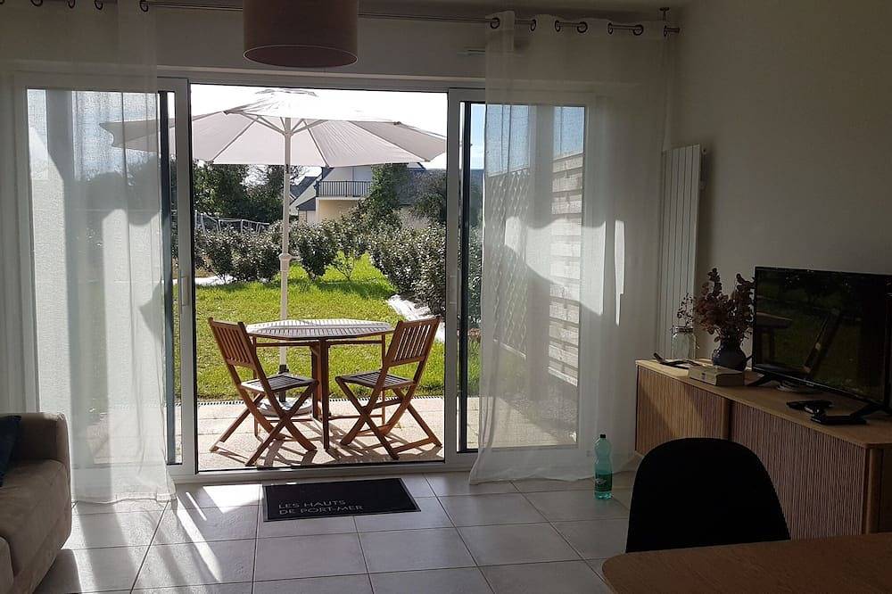 Appartement entier, T2 neuf avec jardin plein sud 5mn de la plage face au <br>Mont Saint Michel <br> in Cancale, Baie du Mont-Saint-Michel
