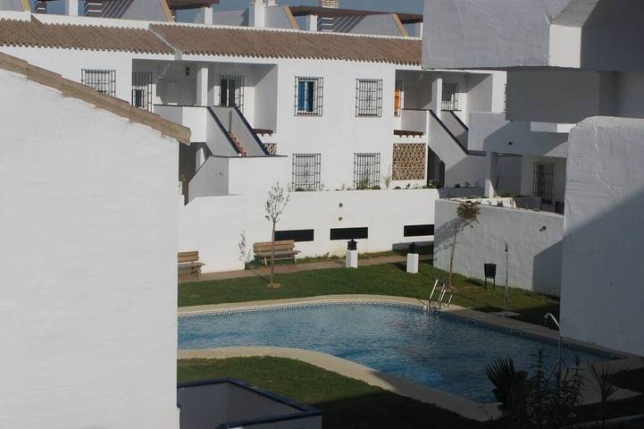 Apartamento de vacaciones para 5 personas, con piscina además de jardín y balcón - 1