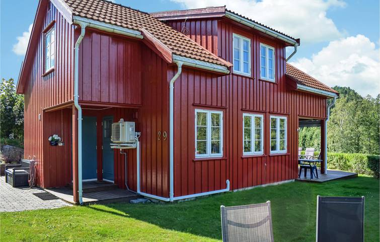 Ferienhaus für 8 Personen, mit Whirlpool und Terrasse sowie Garten und Sauna, mit Haustier - 1