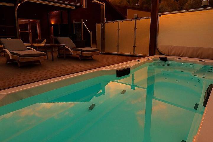 Villa für 8 Personen, mit Whirlpool und Garten in der Schweiz