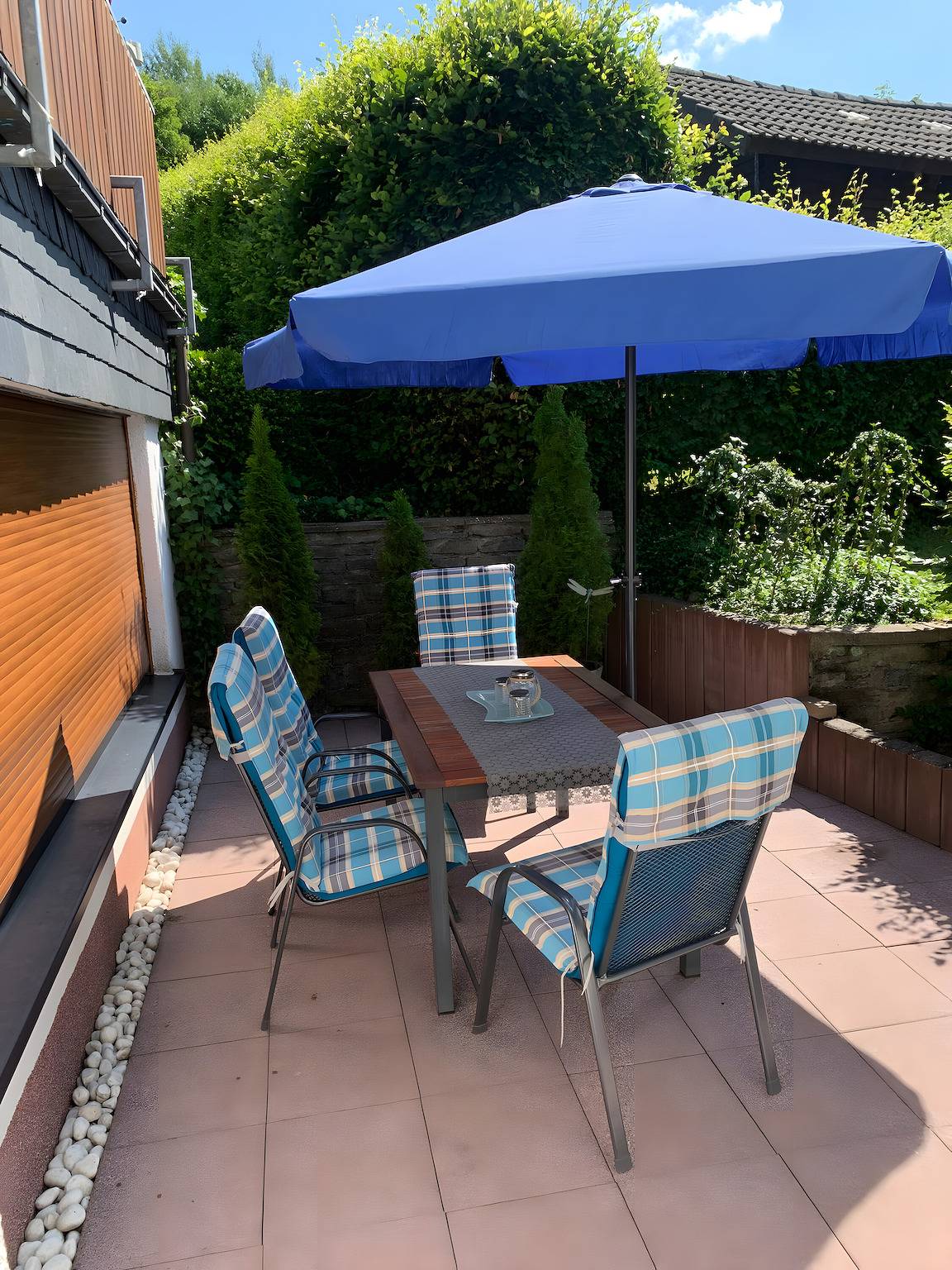 Ganze Wohnung, Ferienwohnung 'Christa' mit Bergblick, privater Terrasse und Wlan in Lennestadt, Sauerland
