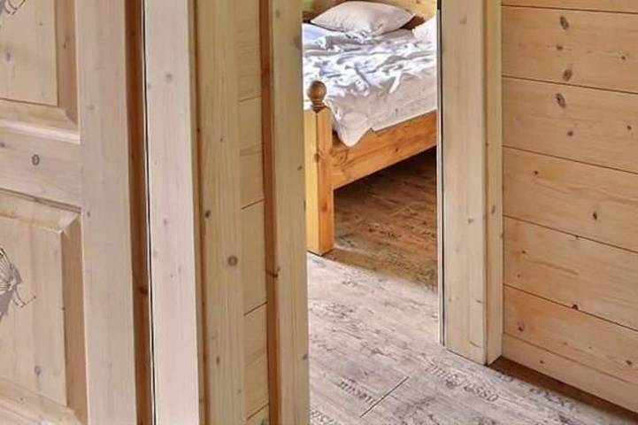 Chalet très confortable sur 2 étages pour 6 personnes, salon avec poêle, coin cuisine avec lave-vais in Grimentz, Anniviers