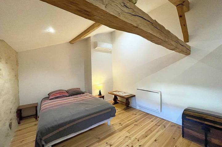 Location de vacances pour 8 personnes, avec balcon ainsi que jardin et piscine, animaux acceptés à Douzillac - 4