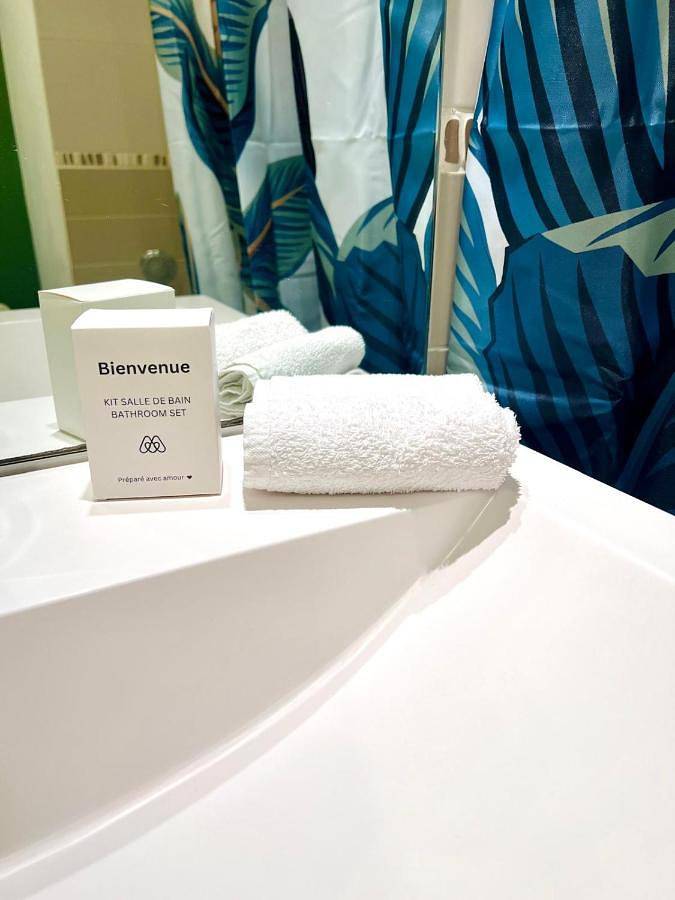 Gîte pour 2 personnes, avec piscine à Meyzieu - 4