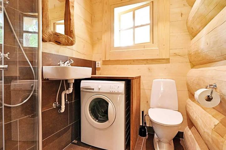 Schöne und gemütliche Hütte, offener Kamin, naturnah. Haustiere erlaubt. in Vallåsen, Halland