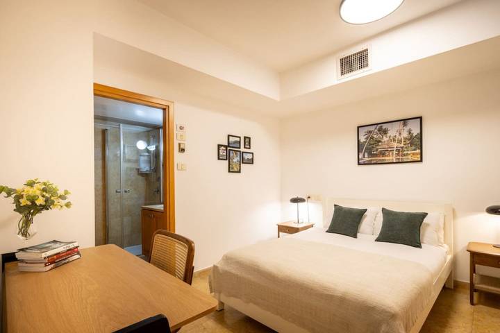 Gîte pour 2 personnes, avec sauna ainsi que balcon et piscine, adapté aux familles à Tel Aviv - 4