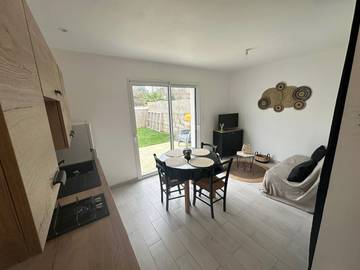 Gîte pour 4 personnes, avec terrasse à Saint-Julien-l'Ars