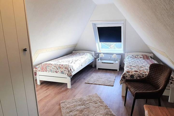 Ganze Wohnung, Poseidon - Ferienwohnung Poseidon auf Föhr: Balkon, Garten, Parkplatz, Wlan in Nordfriesische Inseln (Schleswig-Holstein) (Schleswig-Holstein), Wrixum