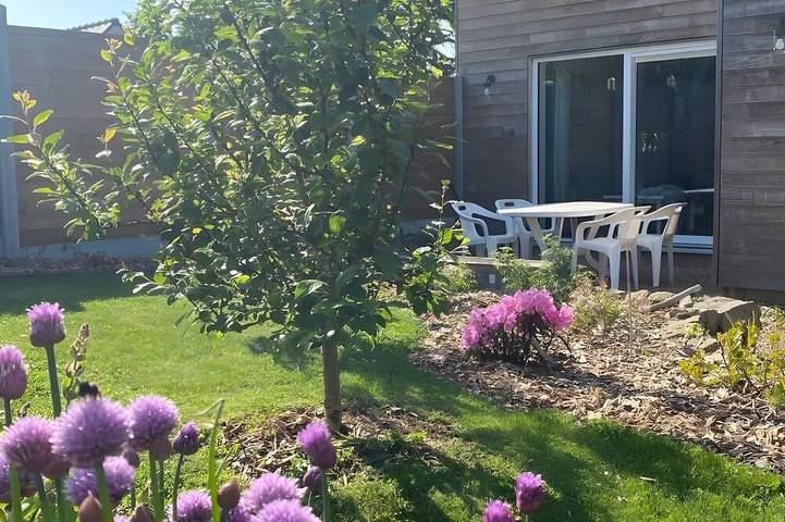 Location de vacances pour 2 personnes, avec jardin à Lanloup