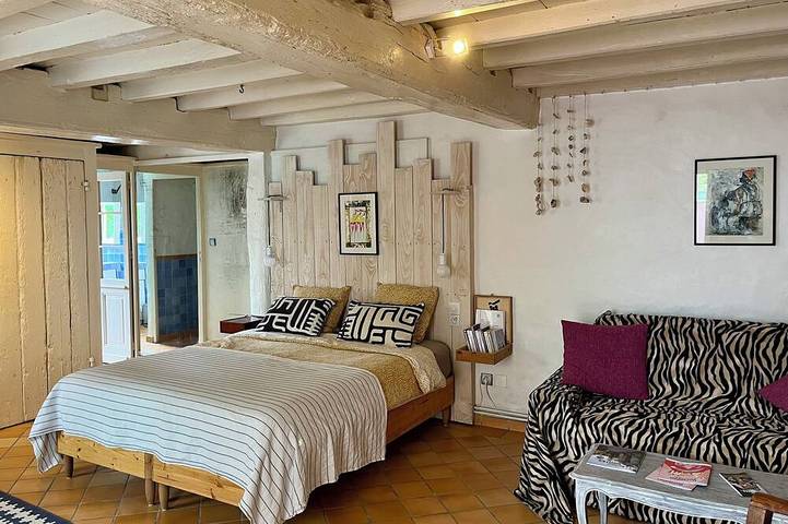 Apartamento entero, Charming Cave Apartment on the River side in Saintes, Saintes region