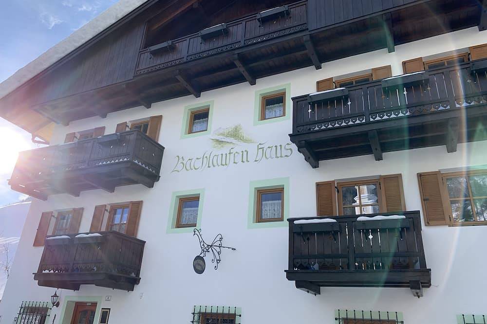 Entire apartment, Bachlaufen Haus – Spacious 2+2 Apartment (50 sqm) in Sexten, South Tyrol