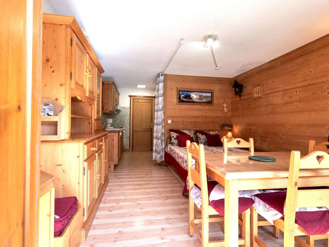 Estudio entero, Estudio renovado con balcón y vistas, cerca del centro - para 4 personas in Le Grand-Bornand, Región de Annecy