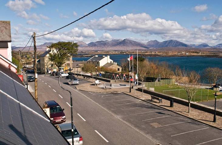 Holiday home for 16 people, with Sauna in Roundstone