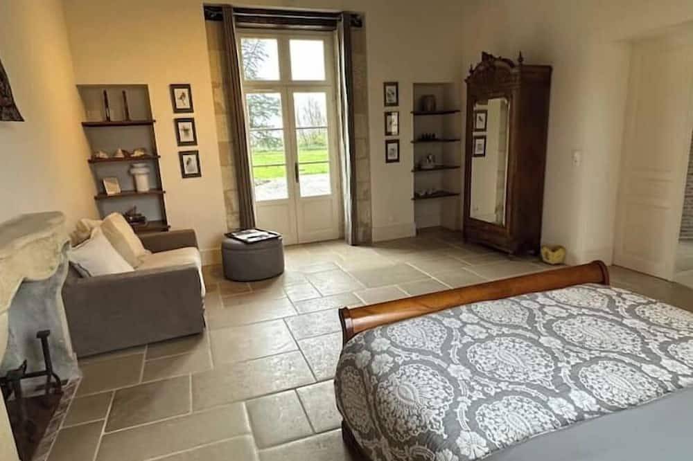 Le Salon at La Brosse Estate – Accessible & Pet-Friendly Countryside Escape in Lureuil, Le Blanc und Umgebung