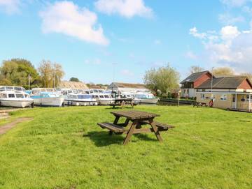 Log Cabin for 2 People in Stalham, Norfolk, Photo 1