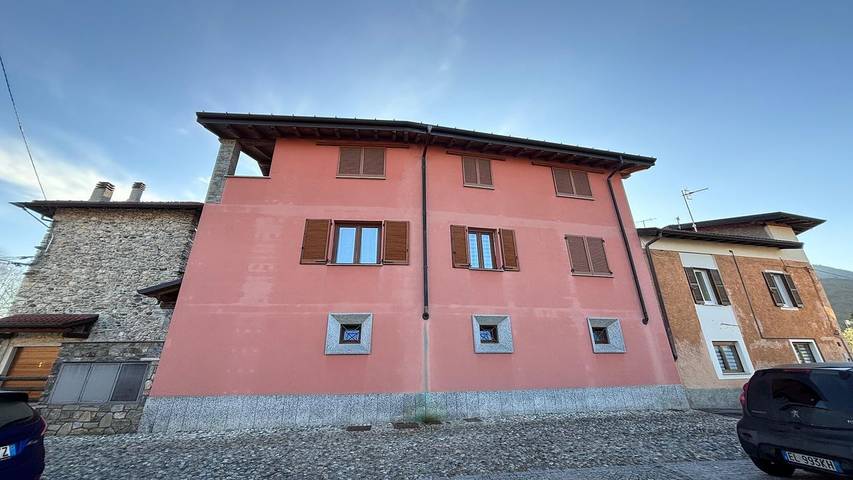 Ferienwohnung für 7 Personen, mit Terrasse, mit Haustier in Brezzo di Bedero