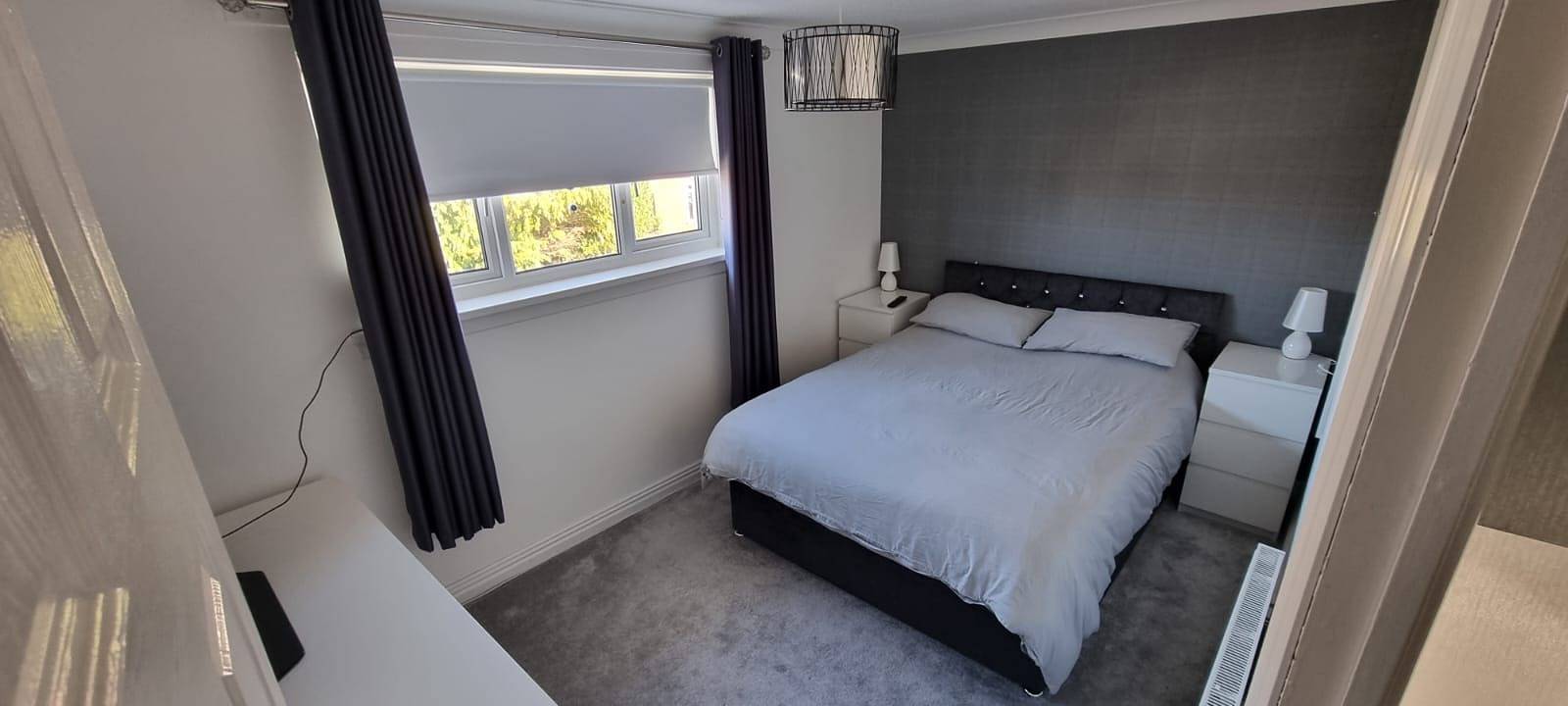 Beautiful 2 bed house, close to M74 and Strathclyde Park in North Lanarkshire