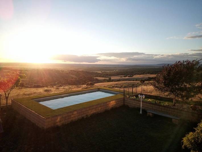 Casa rural para 12 personas, con jardín además de jacuzzi y piscina, Familias con niños en Comarca de Ciudad Rodrigo - 4
