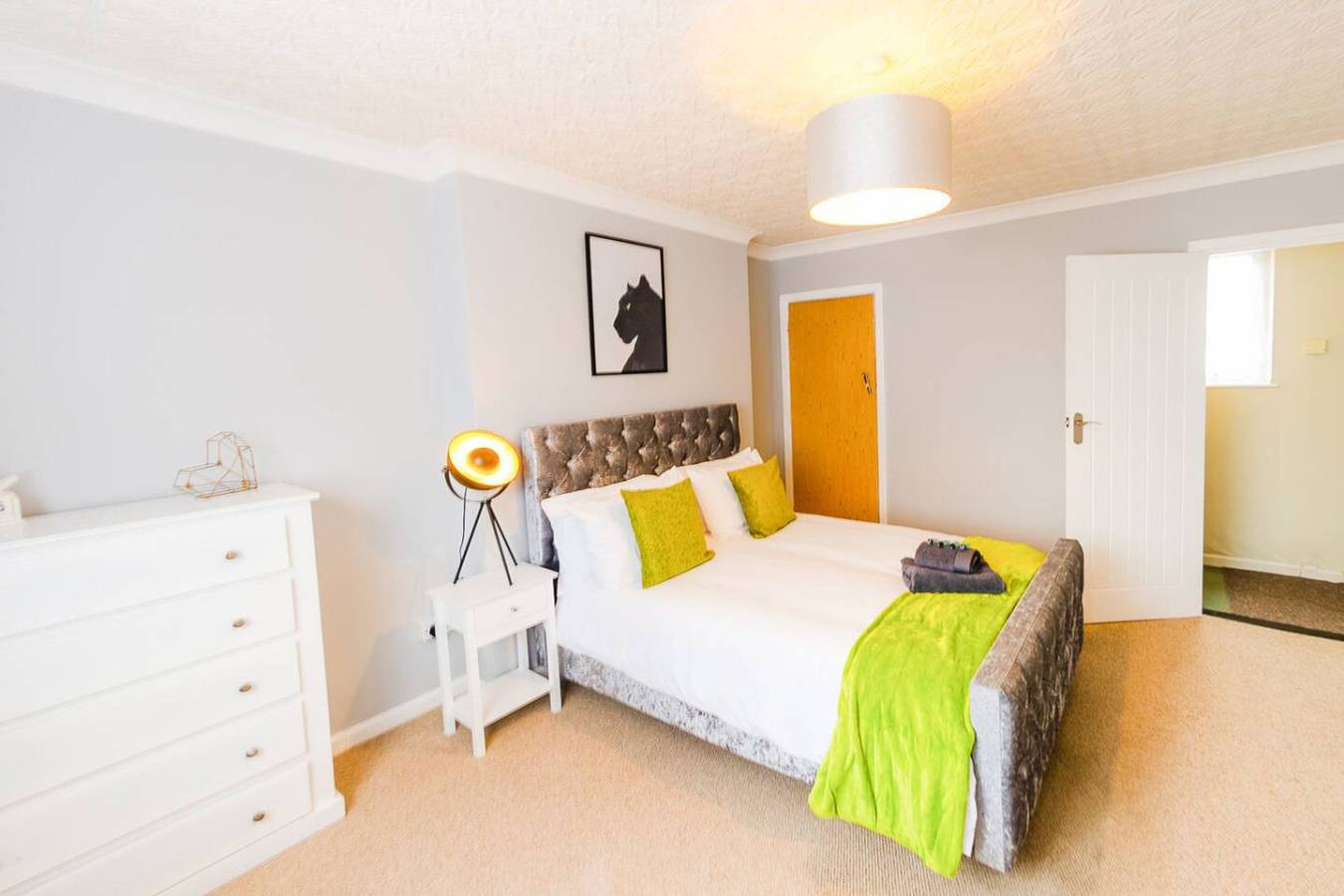 4 Bed - 2 Baths 1 Walk in Shower Lots of Parking in Ipswich, Suffolk