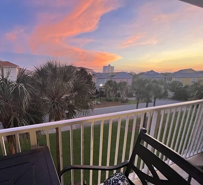 Ganze Wohnung, Pet-Friendly Maravilla Condo–Beach Ramp, Pools, Pickleball, Free Beach Setup in Miramar Beach, Emerald Coast