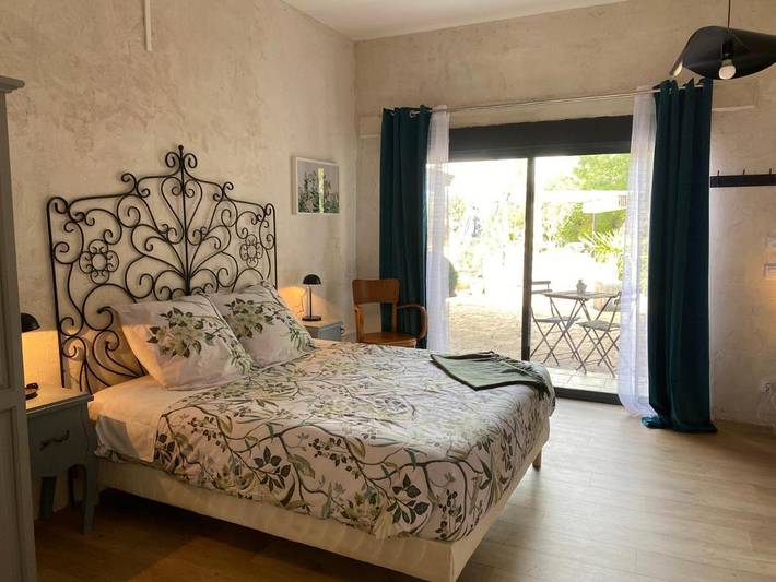 Location de vacances pour 12 personnes, avec vue et jardin ainsi que piscine et bassin pour enfant, animaux acceptés à Courzieu - 4