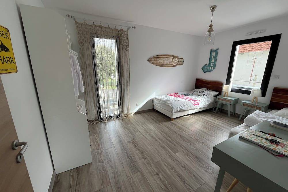 Maison moderne à 150m Océan plages avec piscine chauffée et wifi in Saint-Palais-sur-Mer, Côte de Beauté