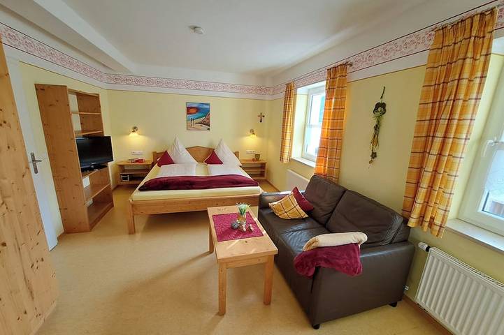Ferienwohnung für 2 Personen, mit Whirlpool und Garten in Absberg - 2