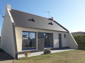 Gîte pour 4 personnes, avec jardin ainsi que terrasse et piscine en Bretagne