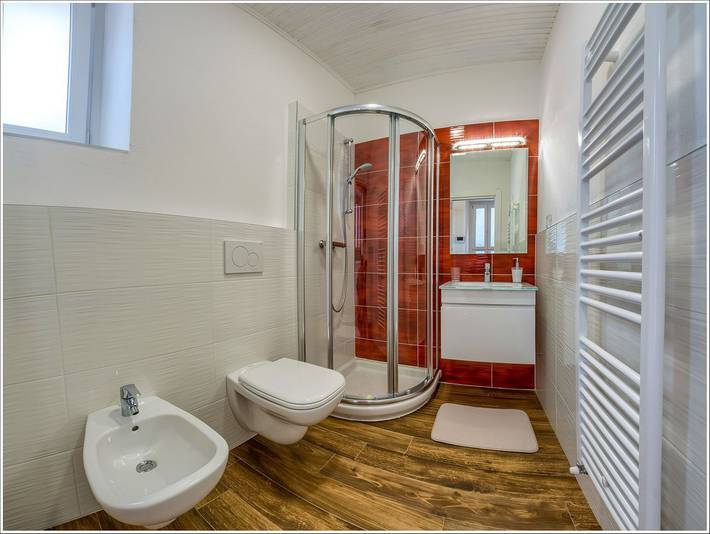 Gîte pour 2 personnes, avec terrasse ainsi que balcon/terrasse et vue à Gravedona - 4