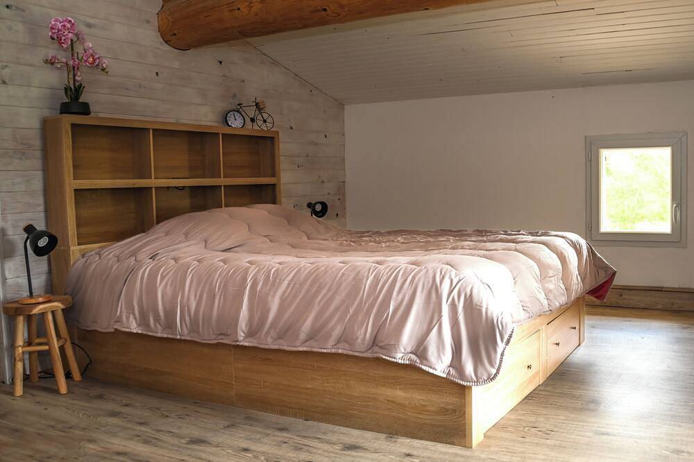 Provencal house with heated pool, jacuzzi and view 5 minutes from the Colorado in Viens, Regionaler Naturpark Luberon