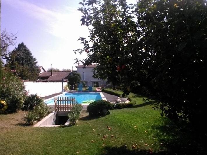 Gîte pour 2 personnes, avec piscine et jardin dans Rhône - 4