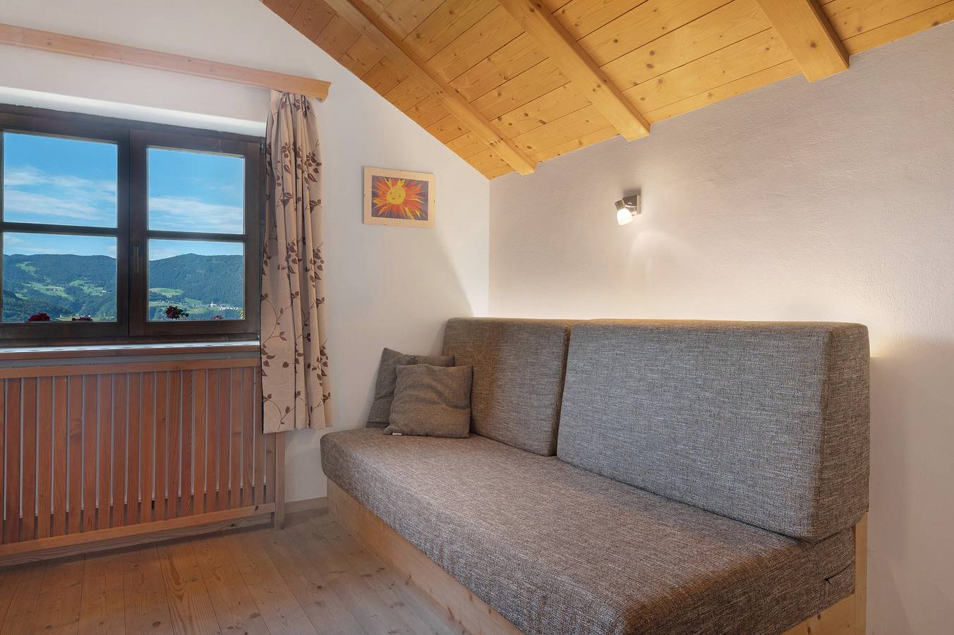 Ganze Wohnung, Ferienwohnung 'Stein' mit Bergblick, privater Terrasse und Wi-Fi in Siffian, Ritten