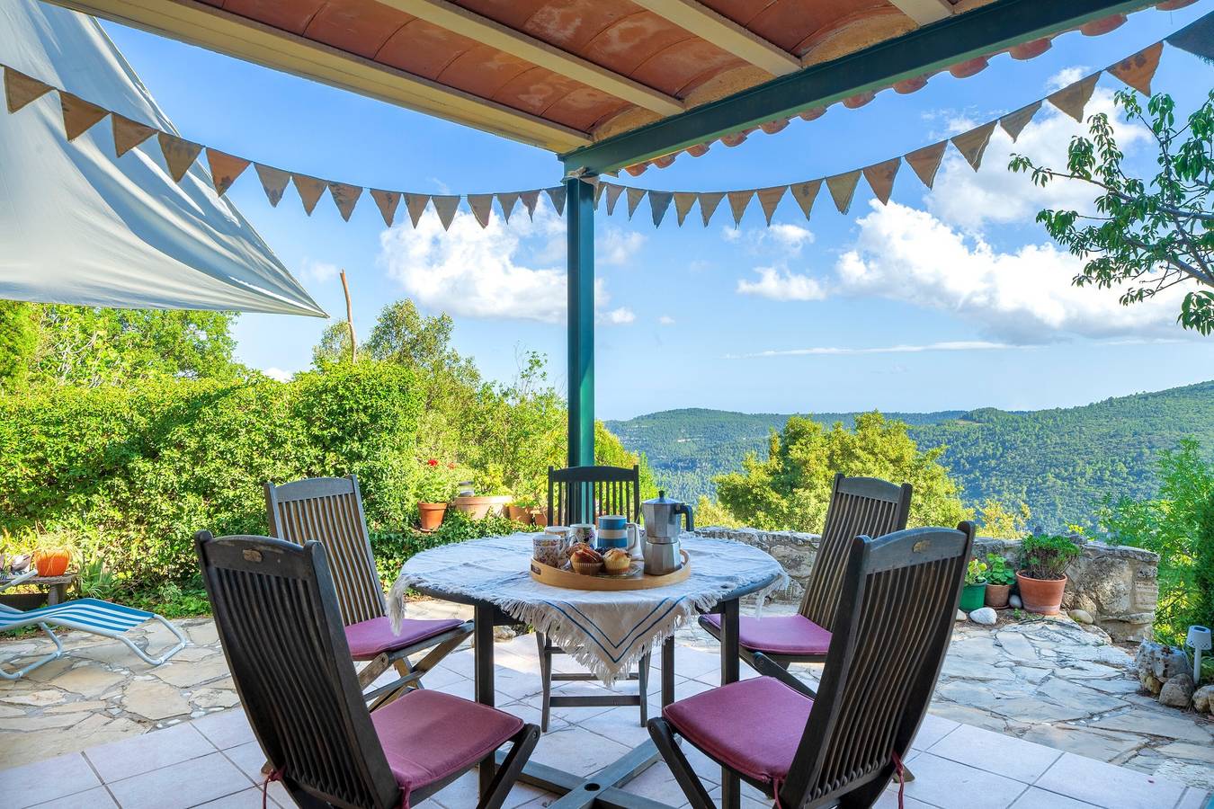 Chalet 'Mariti' con vistas al mar, terraza privada y Wi-Fi in Montreal (Tarragona), Alto Campo