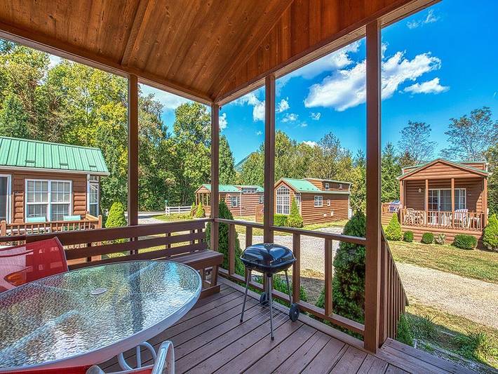 Log cabin for 4 people, with terrace, with pets in Maggie Valley