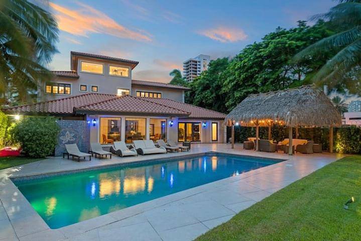 Villa pour 12 personnes, avec piscine ainsi que jardin et jacuzzi à Miami - 3