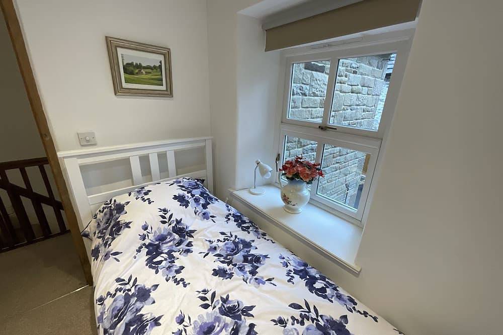Beautiful 200yr old cottage,Eyam ,Peak District,Derbyshire in Eyam, Derbyshire