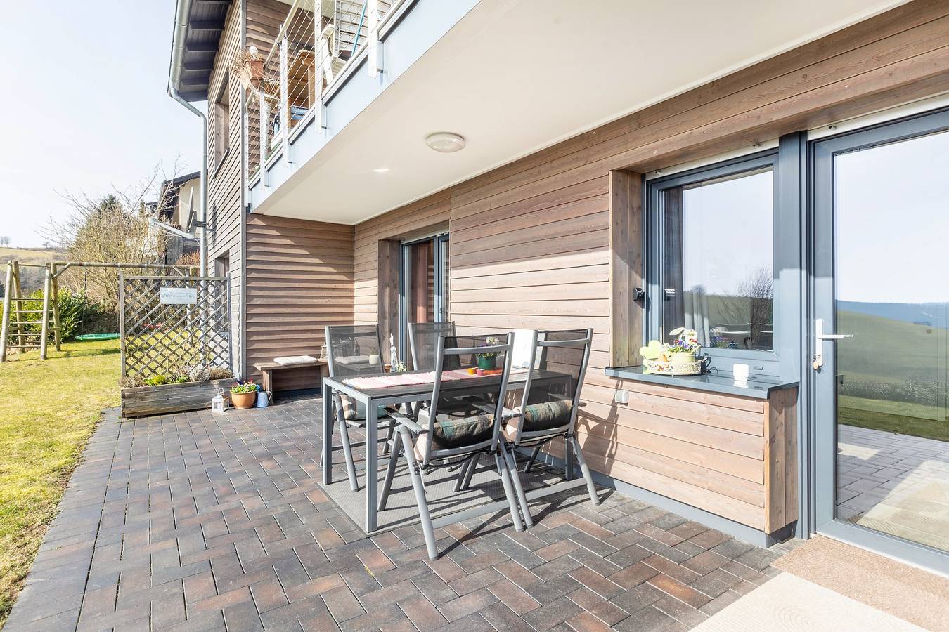 Appartement entier, Appartement 'Fewo Auszeit Zum Anspel' avec terrasse privée, jardin commun et Wi-Fi in Düdinghausen, Medebach
