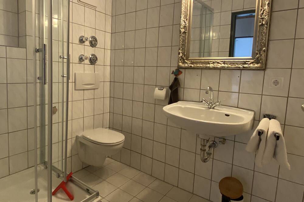 Ganze Wohnung, Ferienwohnung Alpenpanorama wahlweise mit 1 oder 2 Schlafzimmer, Balkon, 60 qm in Samerberg, Bayerische Alpen