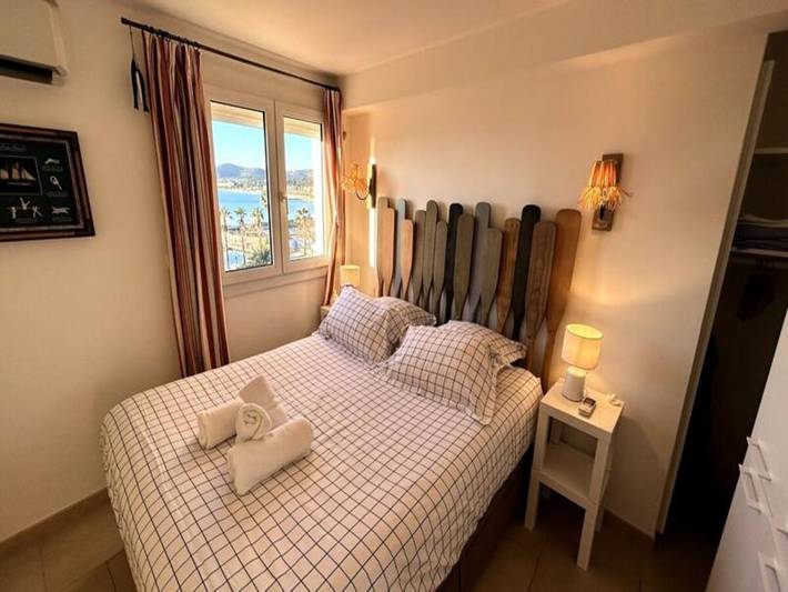 Gîte pour 4 personnes, avec balcon, adapté aux familles dans Port Du Lavandou