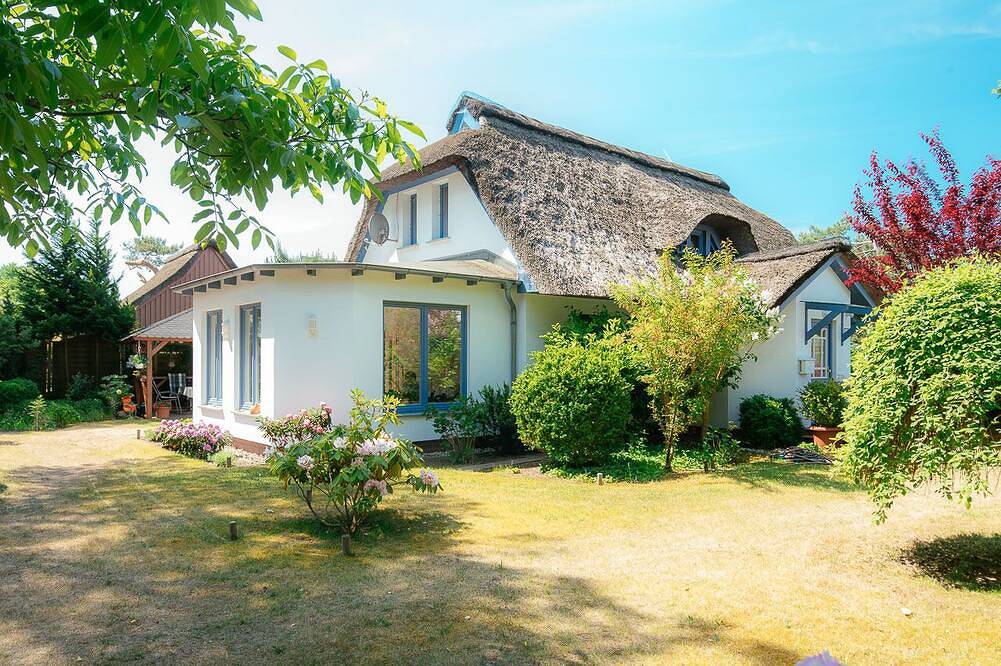 Ferienhaus Ankerherz - Das Haus am Meer, 50 m zum Strand & 800 qm großer Garten in Ostseebad Wustrow, Wustrow