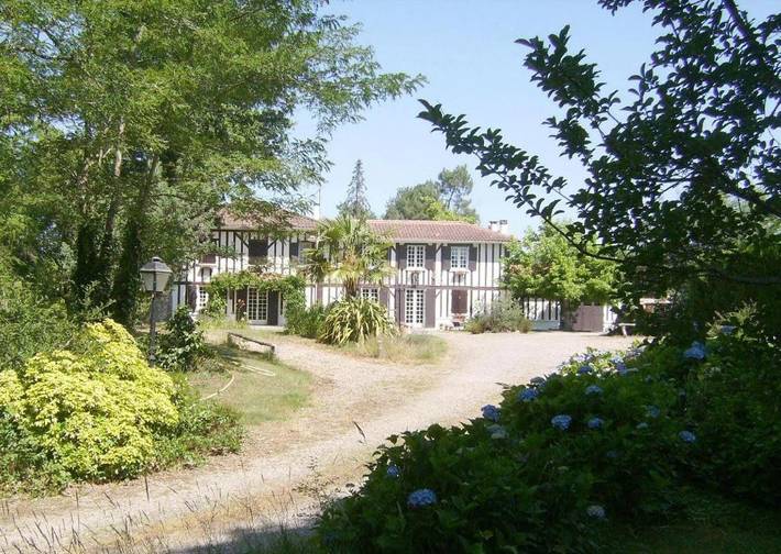 Location de vacances pour 6 personnes, avec piscine et jardin à Gourbera - 4