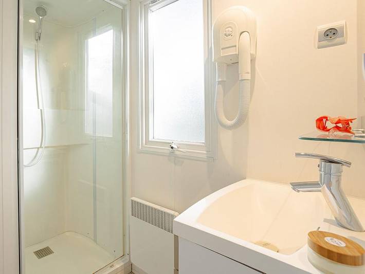 Camping Les Peupliers - Mobilheim 6 personen - Z - Mobilheim Familie Eco Clim 6 Personen in La Flotte, Ile de Re