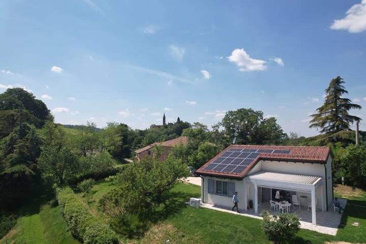 Appartamento per 2 persone, con Balcone e Terrazza nonché Giardino a Monte San Pietro