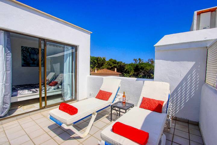 Gîte pour 12 personnes, avec balcon ainsi que bassin pour enfant et jacuzzi, adapté aux familles à Marbella - 3