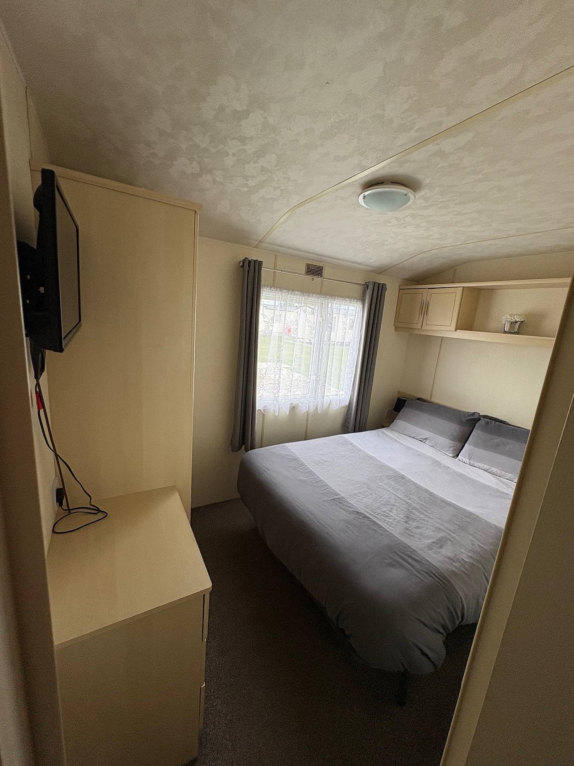 Cabin Sleeps 8 with Indoor Pool in Chapel St. Leonards, Lincolnshire