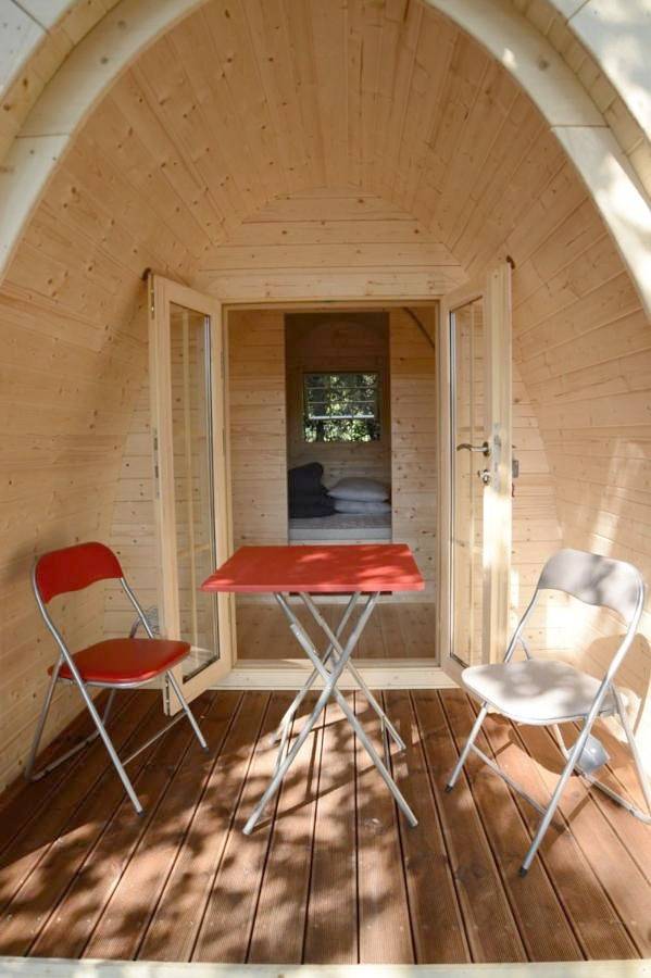 Location de vacances pour 2 personnes, avec piscine et vue ainsi que bassin pour enfant et jardin à Viviers - 4