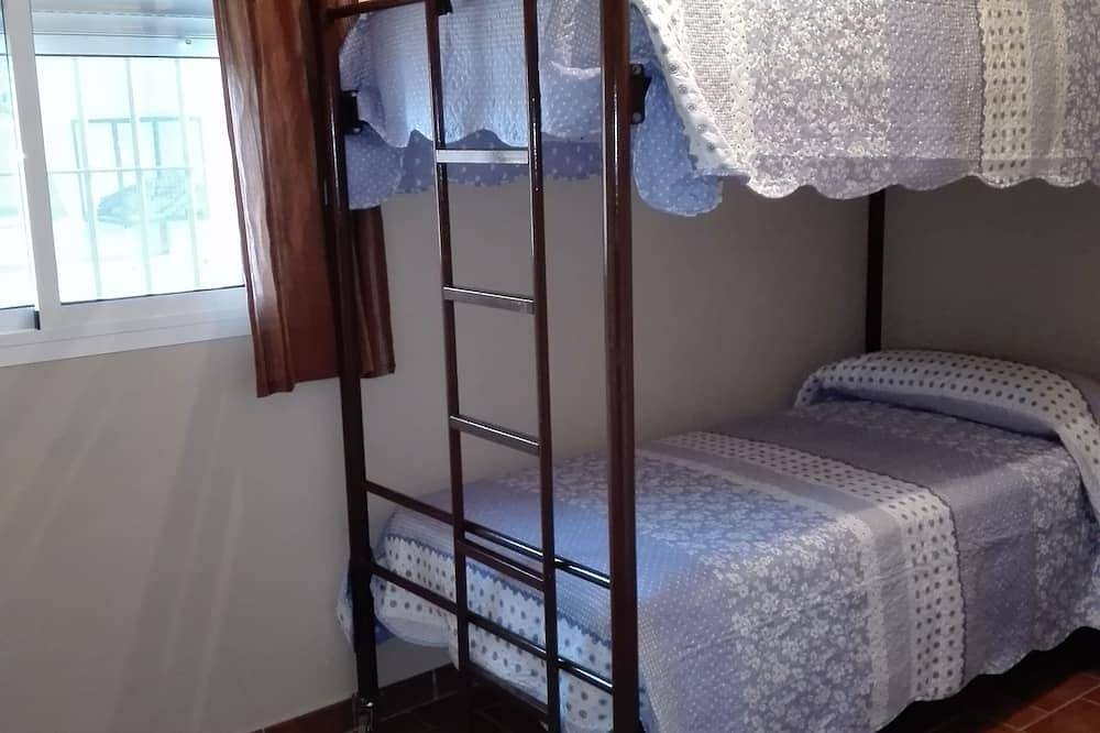 Villa avec piscine, climatisation centrale et wifi à Chiclana de la Fro in Los Franceses-La Vega, Chiclana de la Frontera