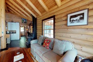 Log Cabin for 4 People in Moosehead Lake, Maine, Photo 3