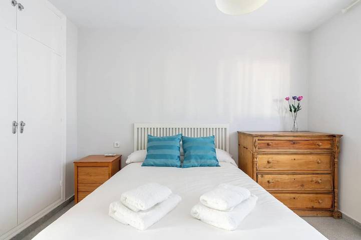 Ganze Wohnung, 2 bedrooms, 2 bathrooms, terrace, free parking in Casco Antiguo, Sevilla